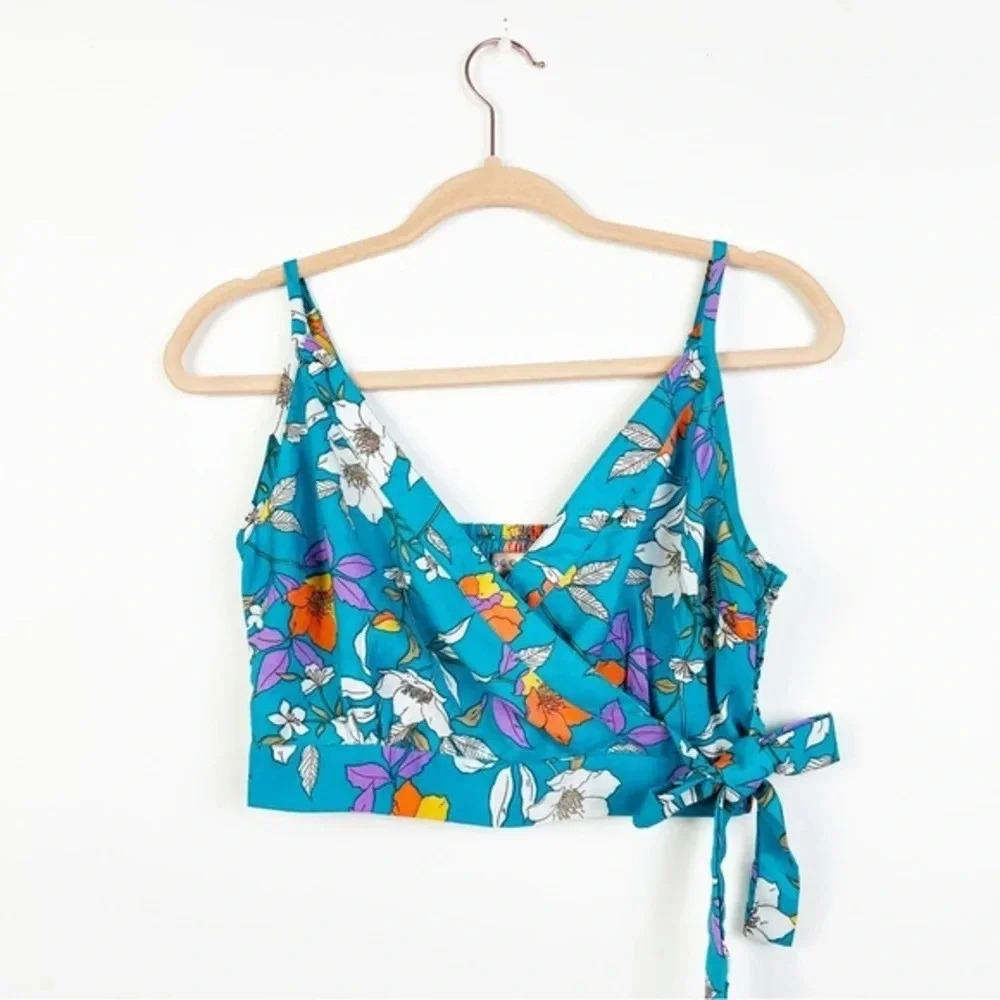OG COLLECTIVE Floral Summer Crop Top Size Medium